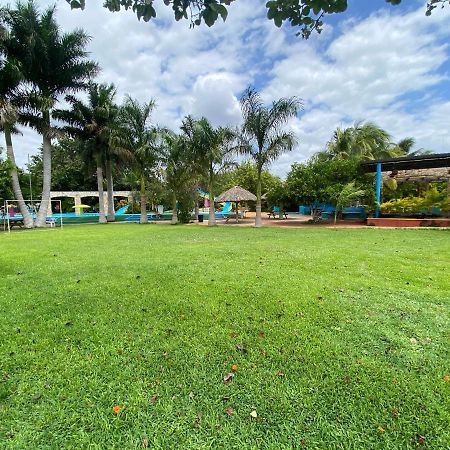 Hotel La Ceiba Calkini Exterior photo